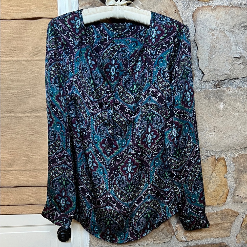 Beautiful Silky Talbots Top